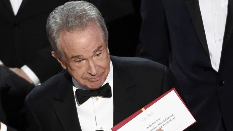 Warren Beatty urges Academy boss to clarify reasons for Oscars envelope fiasco