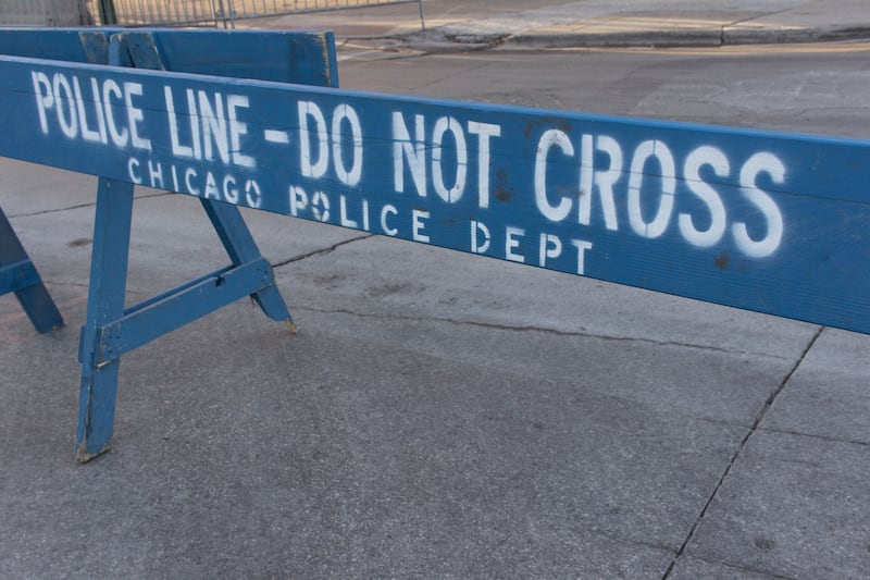 Chicago Policdomestic-relatedo not cross