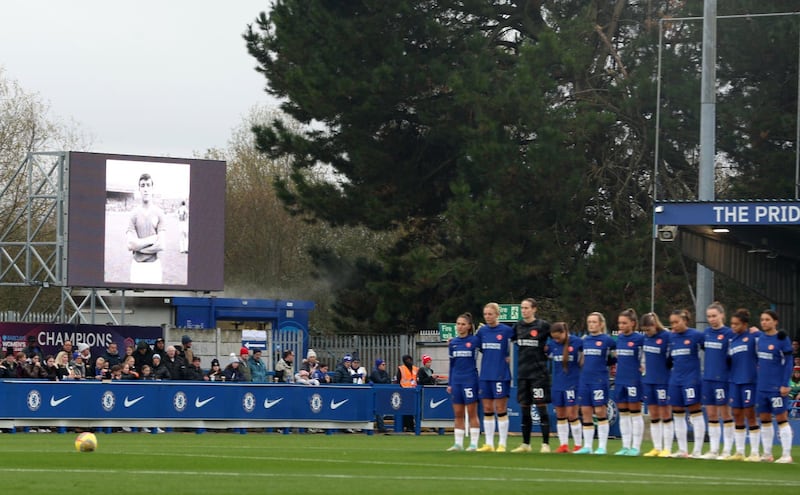 Chelsea players stand for a minutes silence for former player Terry Venables