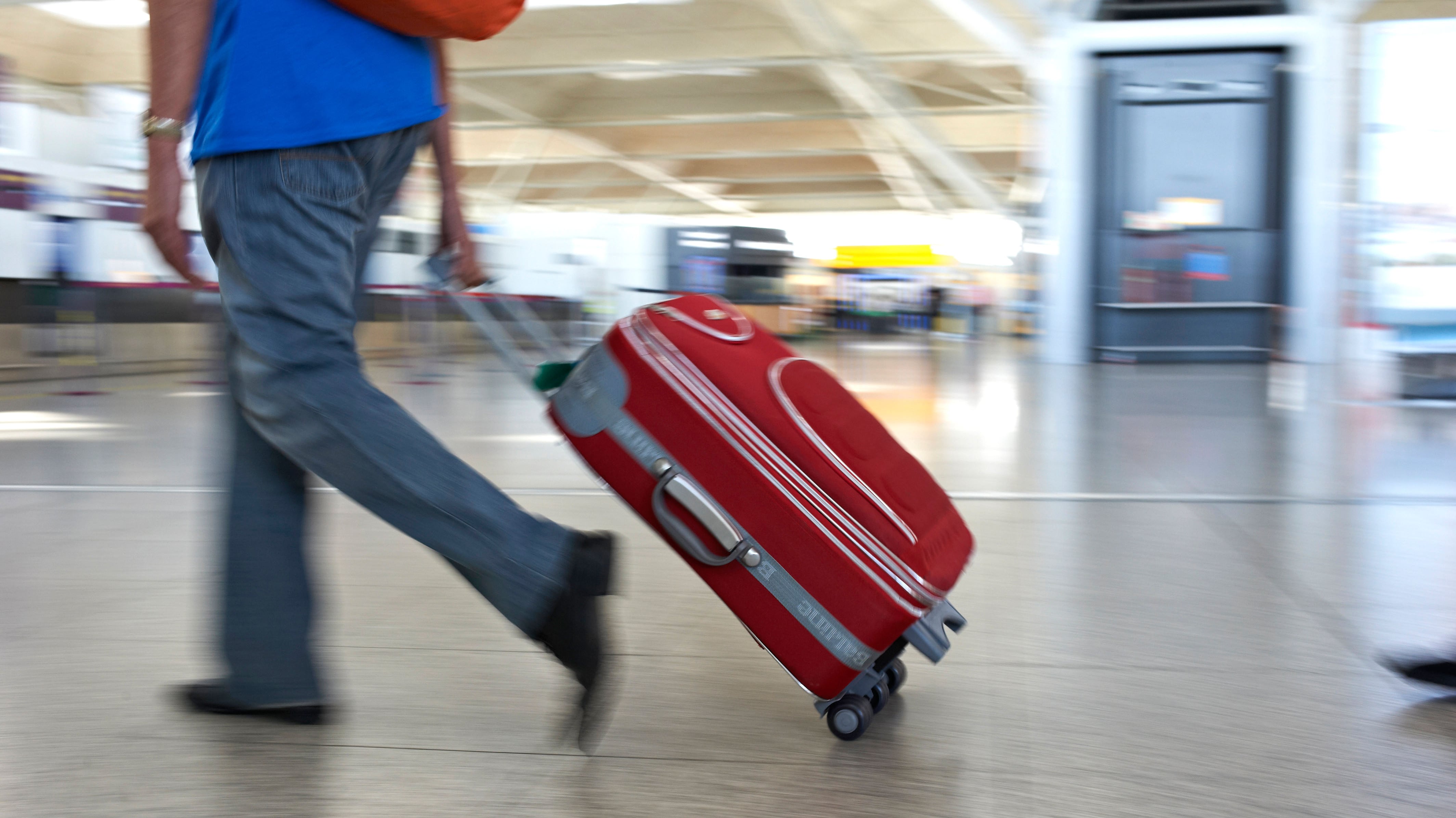Plans to ease rules around airline passengers carrying liquids and laptops in hand luggage ahead of this summer have been delayed