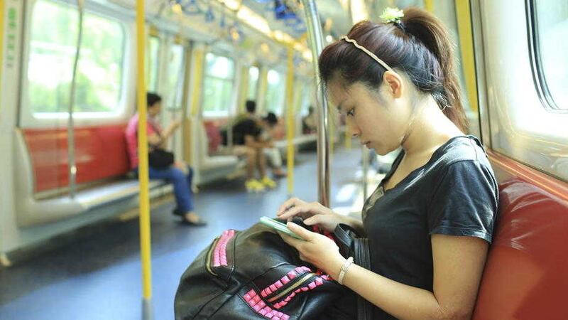 We don&#39;t have to be at work to risk RSI &ndash; posture due to smartphone use on the way there can contribute too 