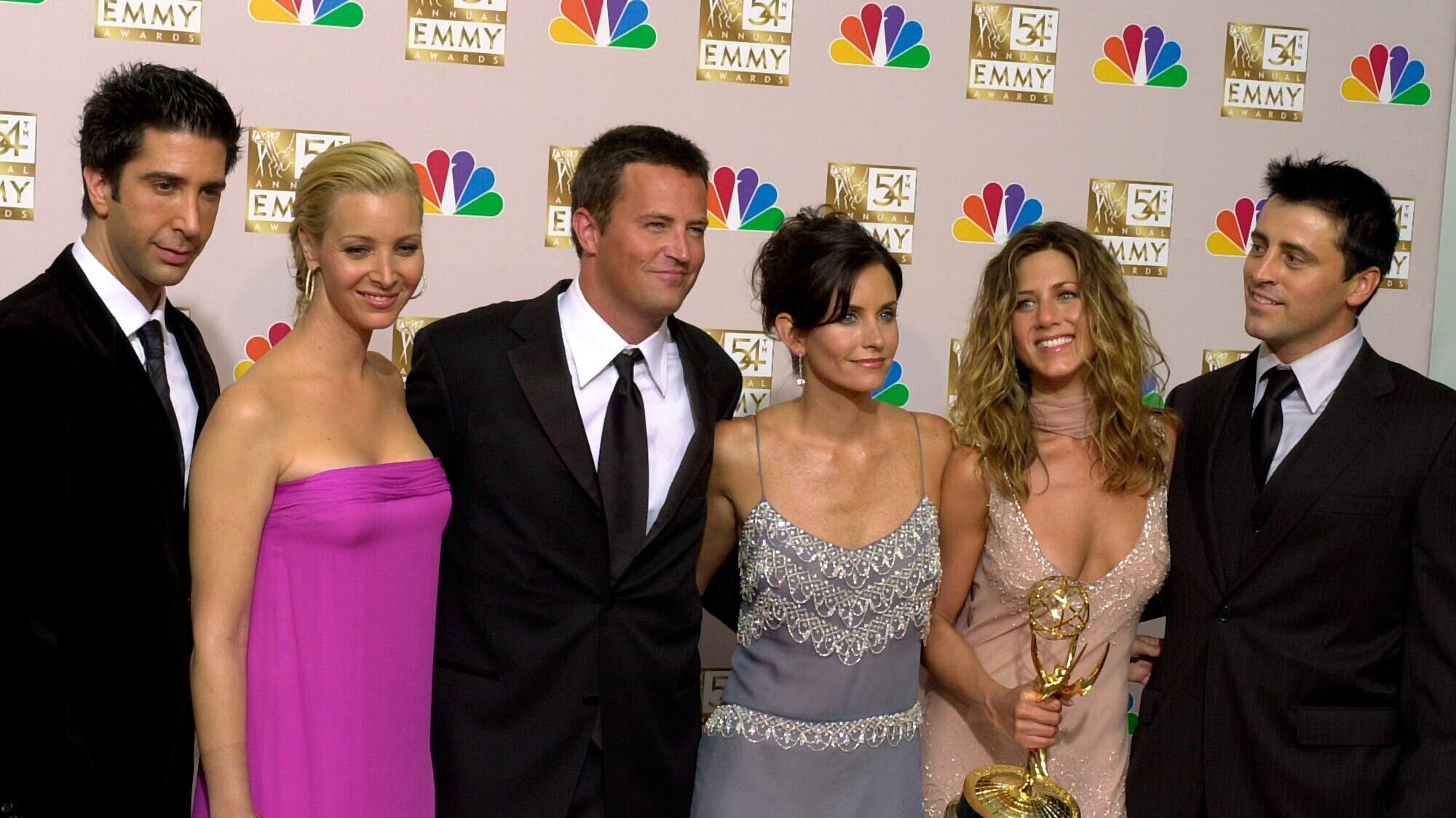 From left, David Schwimmer, Lisa Kudrow, Matthew Perry, Courteney Cox, Jennifer Aniston and Matt LeBlanc in 2002 (Reed Saxon/P)A