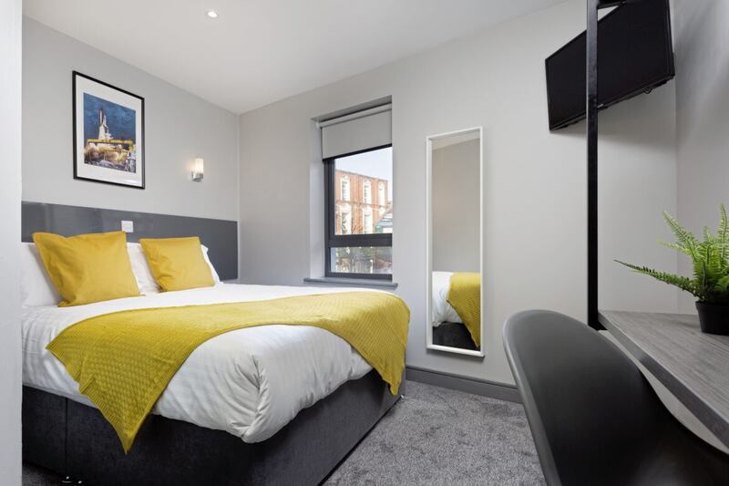 Bank Square Townhouse offers 19 rooms in the city centre. 