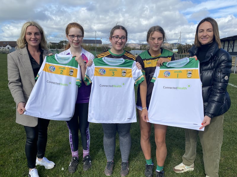  Connected Health presented jerseys to An Ríocht U16 Camogs, l-r, Theresa Morrison, Sarah Hughes, Ella Small, Annalise White, Jane Adams.