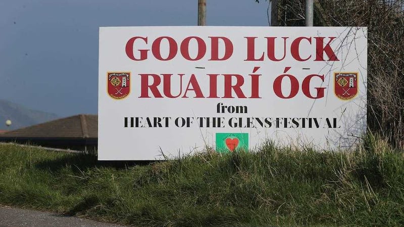 Road signs in support of Ruair&iacute; &Oacute;g, Cushendall ahead of the All-Ireland Senior Club Hurling Final&nbsp;