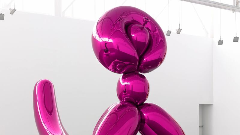 The magenta sculpture will be exhibited in St James’s Square in London from June 14.