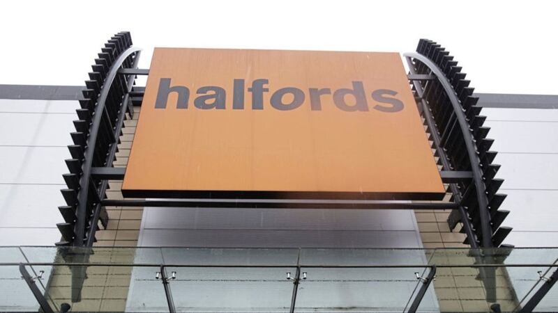 Halfords has secured the services of Dixons Carphone&#39;s Honeybee chief executive Graham Stapleton to replace Jill McDonald 