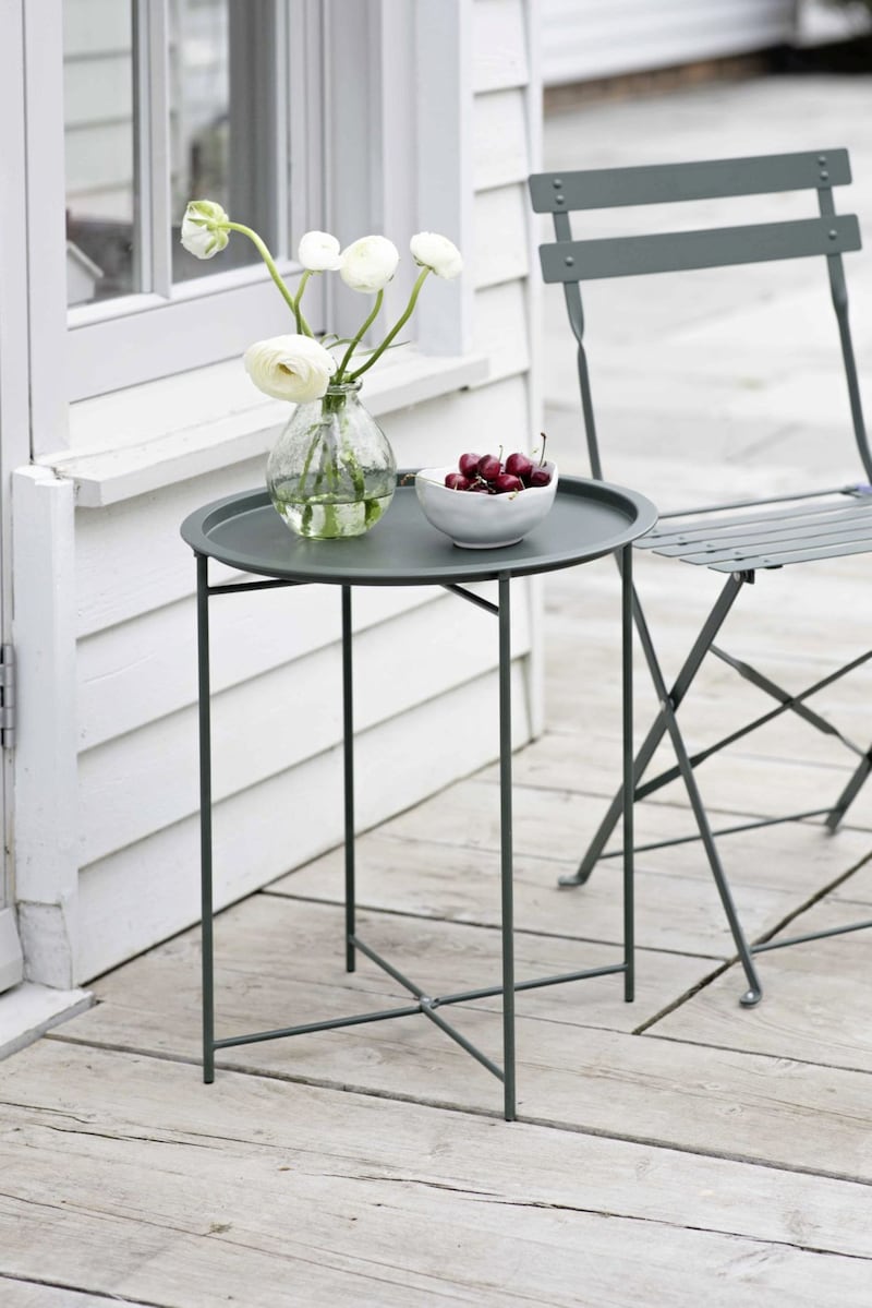 Garden Trading Rive Droite Bistro Tray Table In Forest Green Steel, Bistro Chair (Pair of 2), Garden Trading
