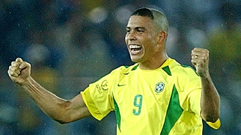 Brazilian striker Ronaldo celebrates &nbsp;