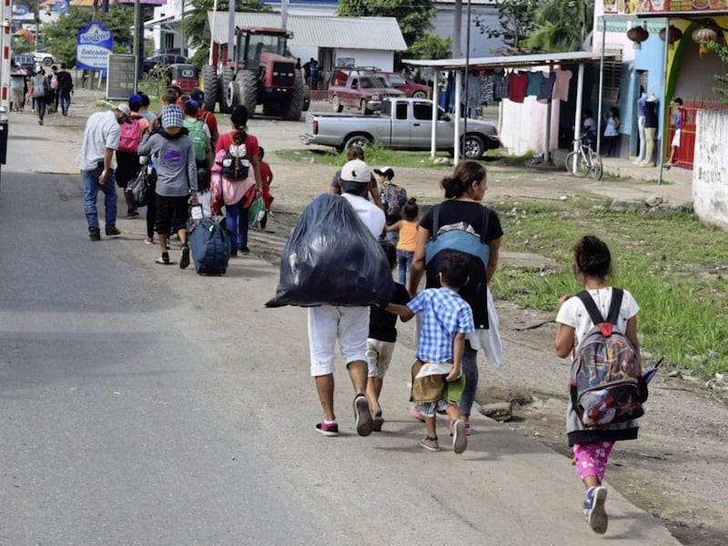 Migrants make their way on foot on one of the main migratory routes from Honduras, through Guatemala and into Mexico towards the border with the US. Picture from Radio Progreso  