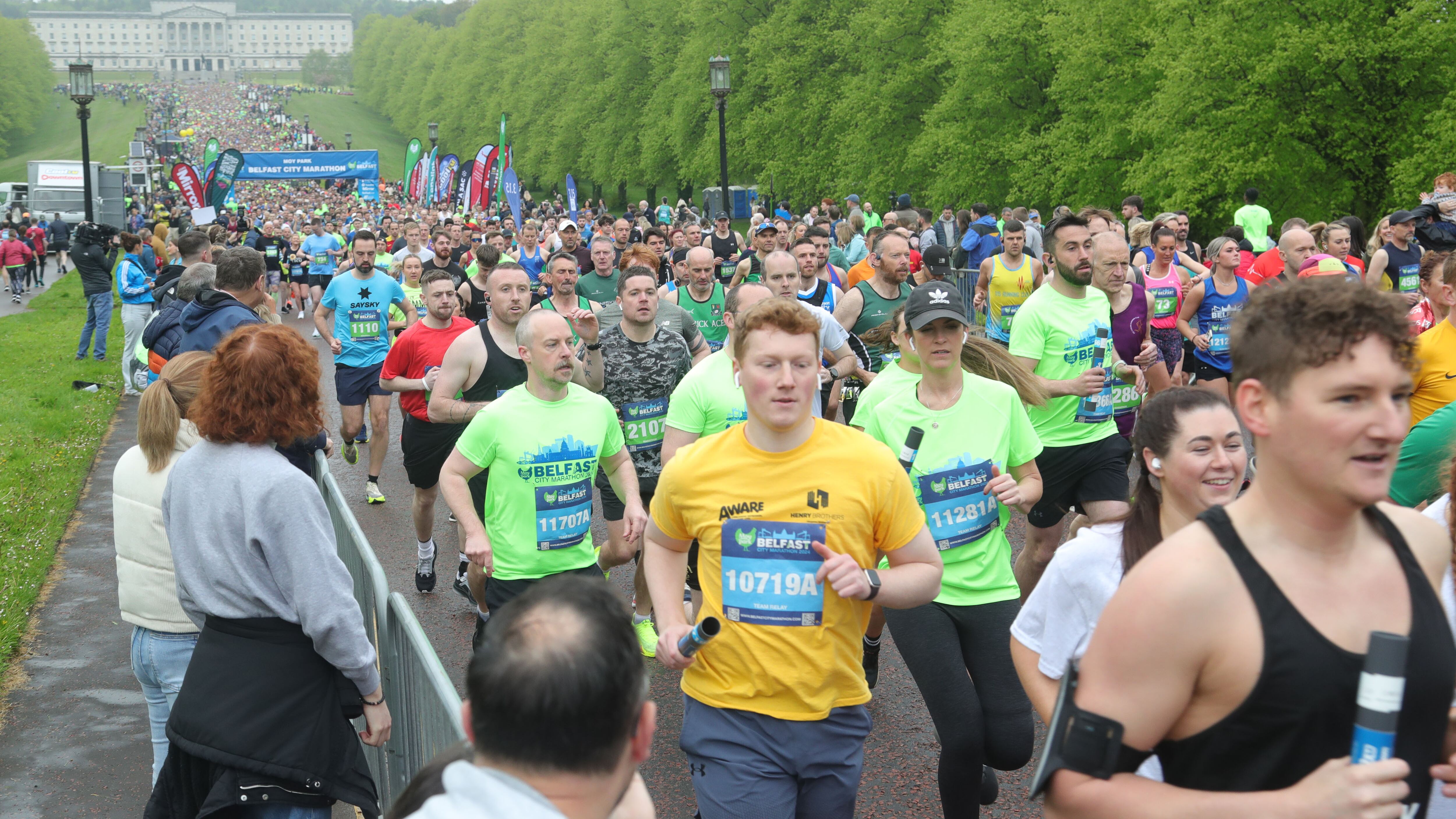 Thousands of runners take part in The Belfast City Marathon from Stormont with a record number of entrants aiming to complete the 26.2-mile course.
PICTURE COLM LENAGHAN