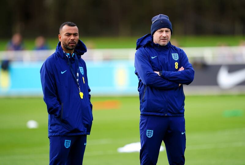 Ashley Cole, left, with England Under-21 manager Lee Carsley 