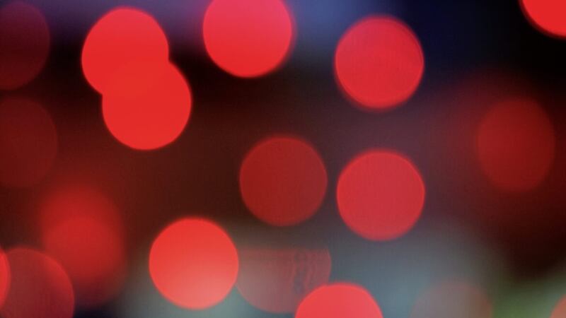 Red light slows the development of short-sightedness 
