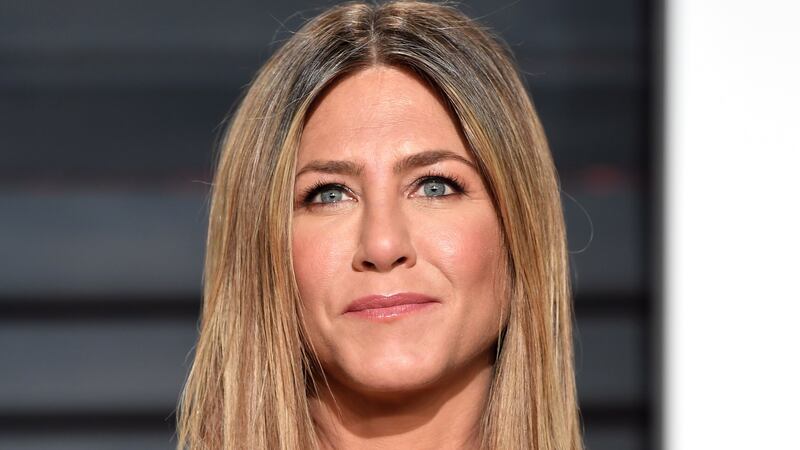 Aniston plays former pageant winner Rosie Dickson in the production.