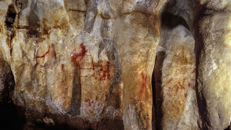 Cave images painted long before early modern humans got into rock art, research suggests
