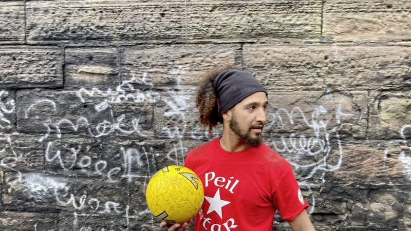 Former Linfield midfielder Bastien Hery features in a new Peil Star video, showcasing his street football skills 