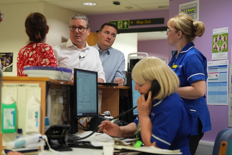 Labour leader Sir Keir Starmer and shadow health secretary Wes Streeting during a visit to Kings Mill Hospital