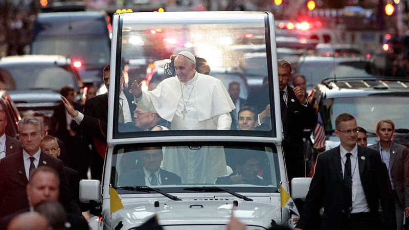 Pope Francis' motorcade makes its way down New York's famous Fifth Avenue&nbsp;