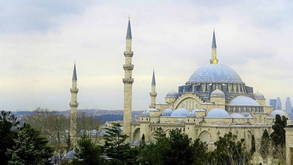 The Blue Mosque is Istanbul&#39;s most striking landmark 