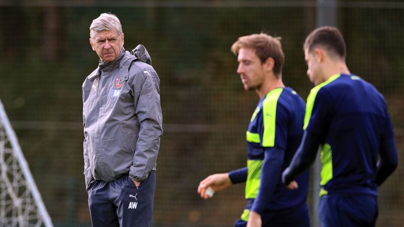 Arsenal manager Arsene Wenger keeps an eye on training &nbsp;