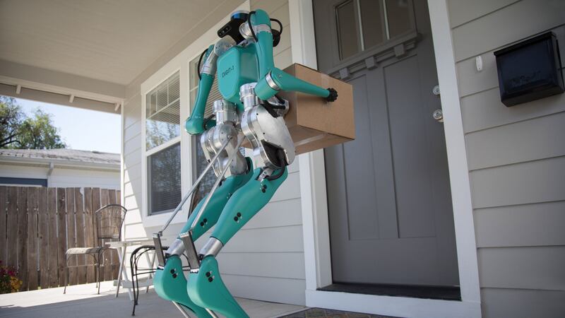 The robot can carry objects weighing up to 18kg from a self-driving vehicle directly to the customer’s door.
