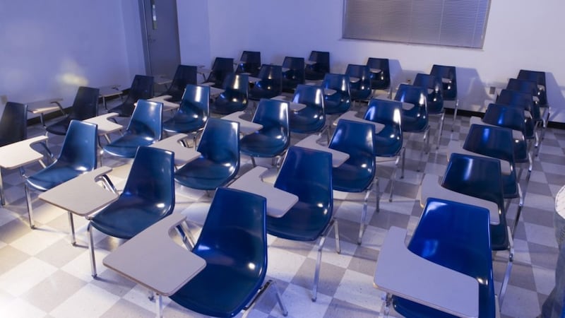No students turned up to this teacher's class and he live tweeted every agonising moment