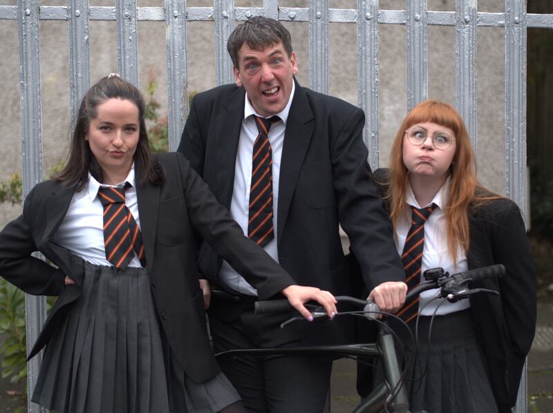 Pictured l to r are Teechers actors Mary McGurk, Chris Robinson and Nuala McGowan
