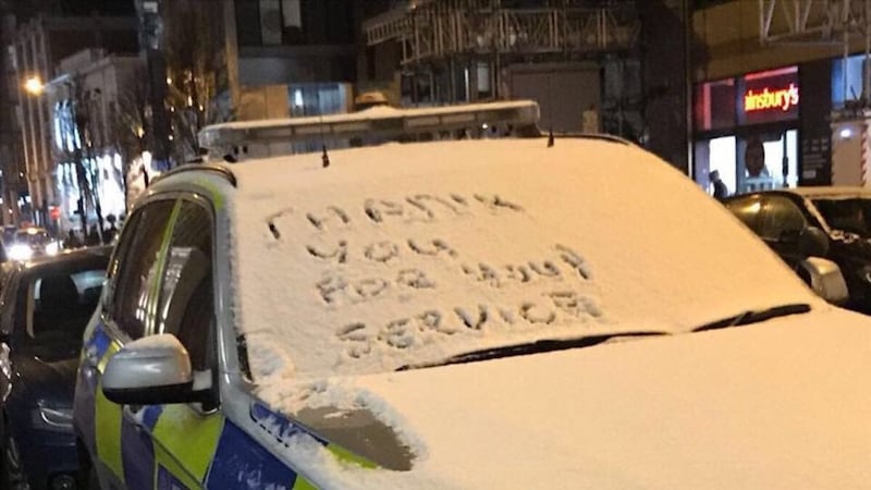 The message raised the spirits of police officers working in the cold.