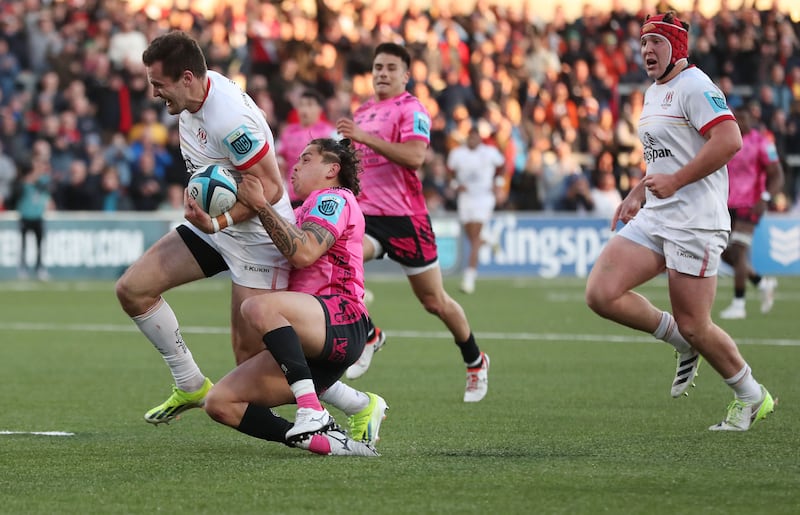 Ulster  Jacob Stockdale runs in for a try against  Benneton     during FridayÕs  URC match at Kingspan Stadium.
Picture by Brian Littl