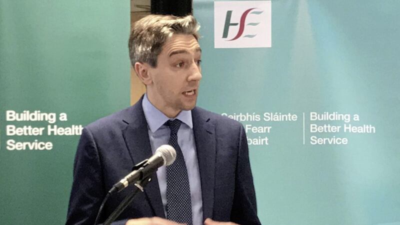 Health Minister Simon Harris may defeat Fine Gael in the vote of no confidence 