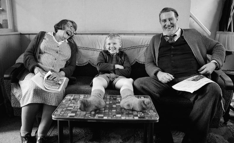 Judy Dench, Jude Hill and Ciar&aacute;n Hinds
