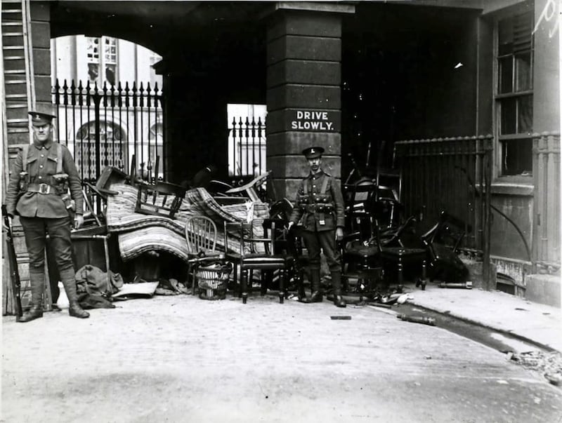 1916 - British guards at one of the entrances to barricaded Four Courts, Dublin. Photo by Ancestry.co.uk and Getty Images Archive 