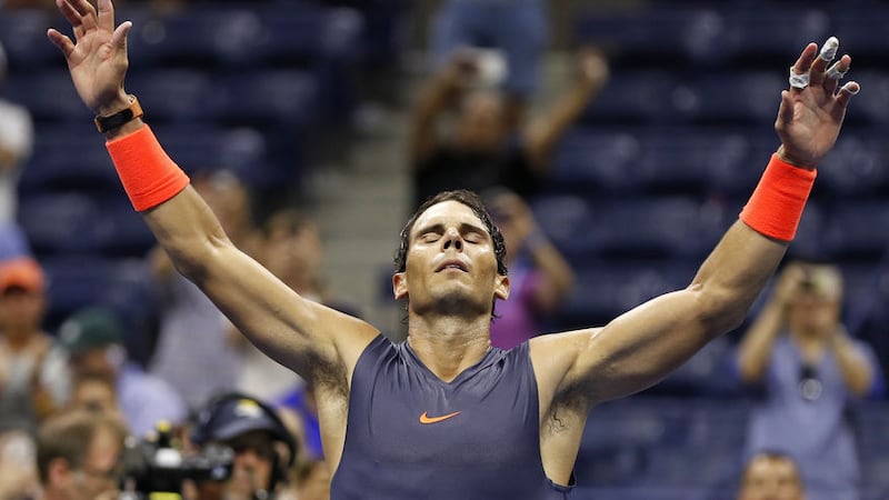 Rafael Nadal has beaten Sam Querry to set up a semi-final Wimbledon showdown with Roger Federer.
