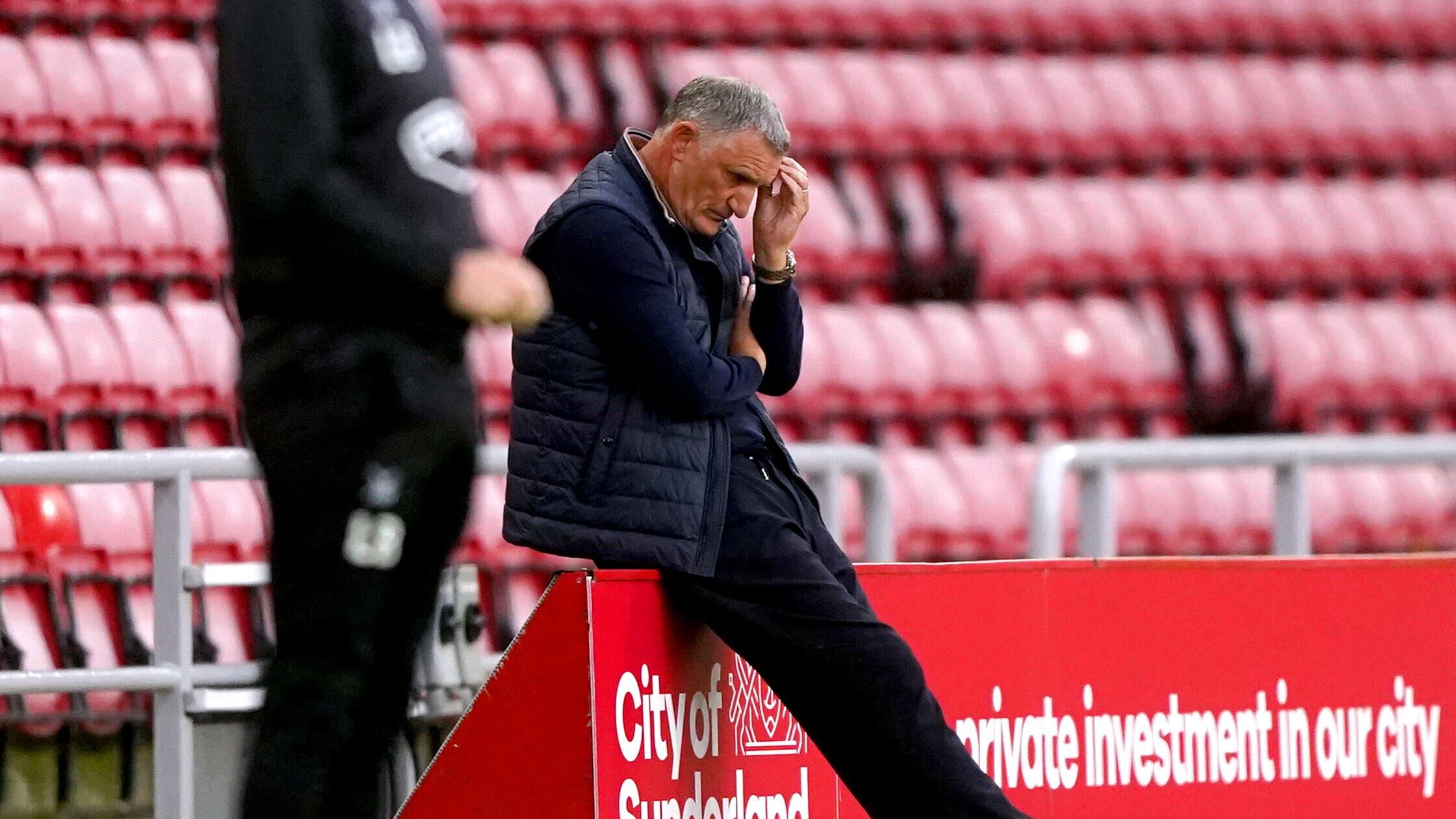 Sunderland manager Tony Mowbray was baffled at the referee (PA)