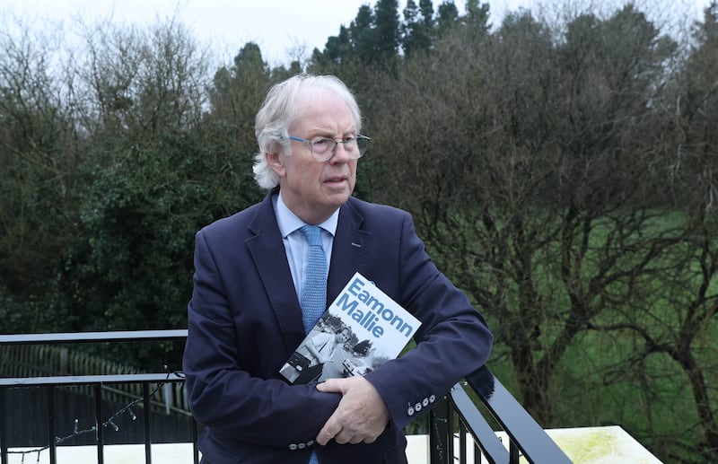 Eamonn Mallie pictured with his new Book ‘Eyewitness to War and Peace’ pictured in Belfast.
PICTURE COLM LENAGHAN