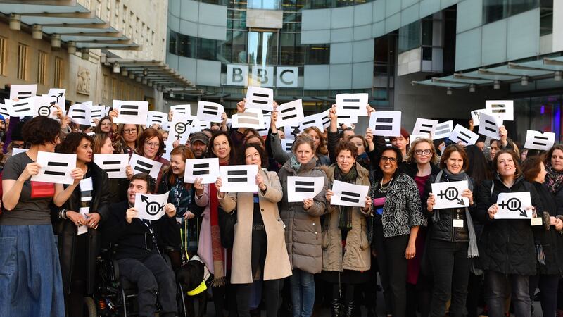 The women chose to stand at 4.22pm, 9% short of a standard 9-5pm working day, to symbolise a 9% gender pay gap at the BBC.