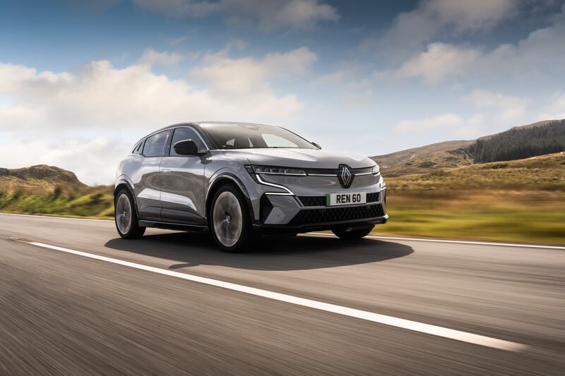 The entry-level Evolution now comes with heated front seat and steering wheel as standard. (Credit: Renault Press UK)