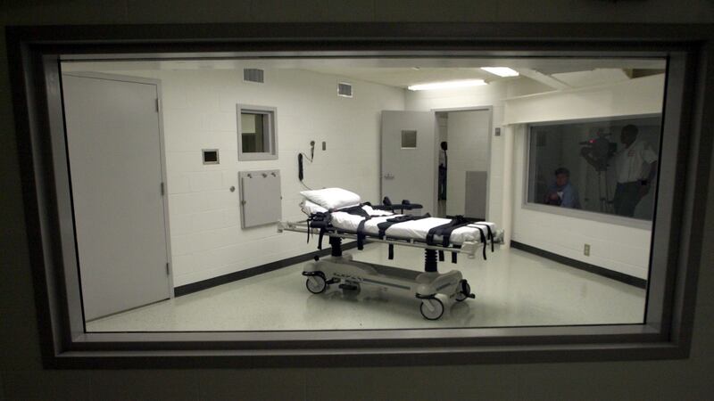 Alabama’s lethal injection chamber at Holman Correctional Facility (AP Photo/Dave Martin, File)