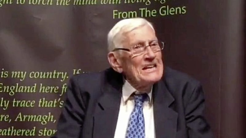 Seamus Mallon said the DUP and Sinn F&eacute;in had failed to implement the Good Friday Agreement in spirit 