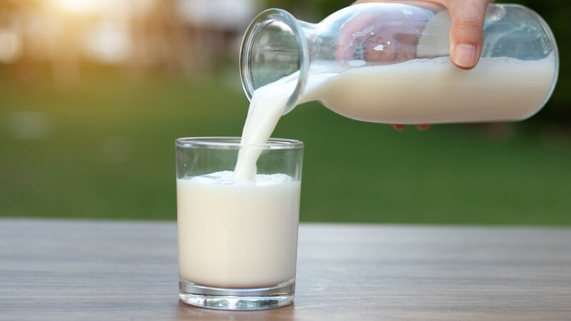 milk,Milk bottle,Milk glass