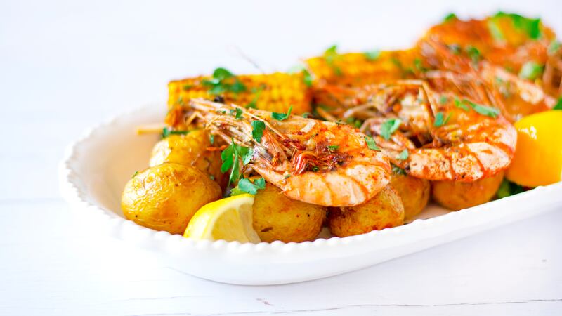 Cajun prawns with potato and corn you can make in the air fryer