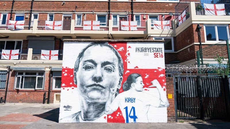 A mural of England forward Fran Kirby has been unveiled in Bermondsey ahead of the game against Norway.