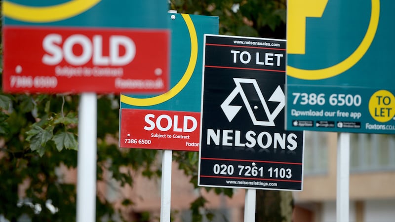 A net balance of 21% of property professionals reported new instructions to sell rising rather than falling
