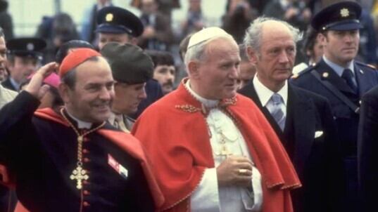Cardinal Tómas O'Fiach with Pope John Paul II and Taoiseach Jack Lynch. Picture by RTÉ