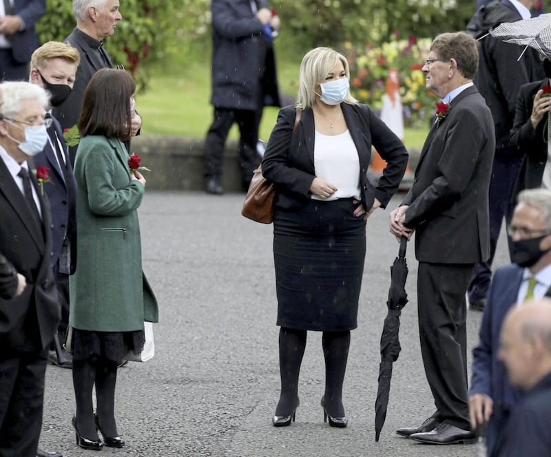 PACEMAKER PRESS BELFAST5/8/2020The funeral of former SDLP leader and peacemaker, John Hume, today at St Eugenes Cathedral in Derry.Local politicians and dignitaries were among those in attendance. Pictured Michelle O&Atilde;&cent;&Acirc;?&Acirc;?Neill putting on a face mask before entering the cathedral.Photo Pacemaker Press. 