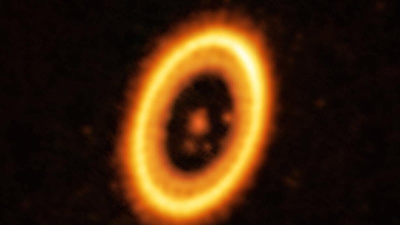 A planet and its Trojan orbiting a star in the PDS 70 system (ALMA/ESO/NAOJ/NRAO/Balsalobre-Ruza et al.)