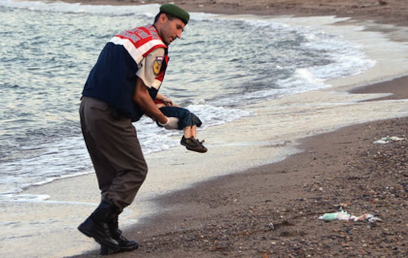 Migrant boys found dead on Turkish beach 'were trying to get to Canada'