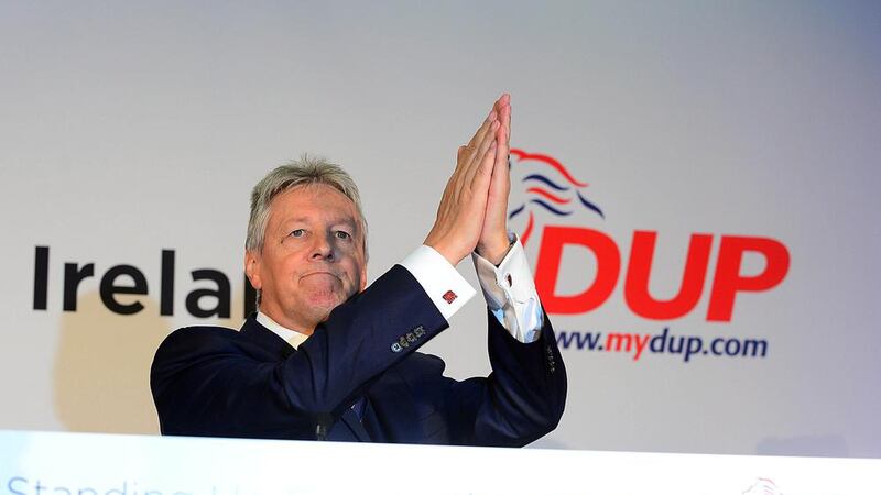 DUP leader Peter Robinson has called for a commission on the union 
