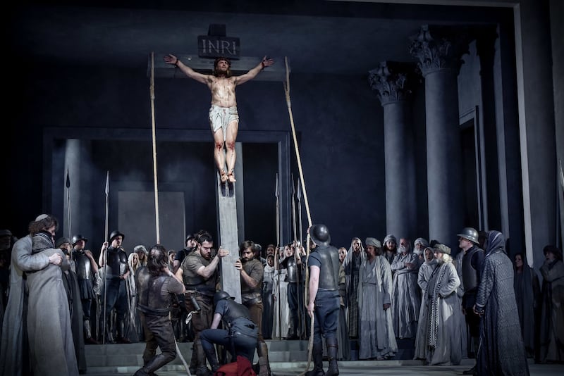 The Crucifixion: Frederik Mayet (Jesus) and cast. Picture by Passion Play Oberammergau 2022/Arno Declair.&nbsp;