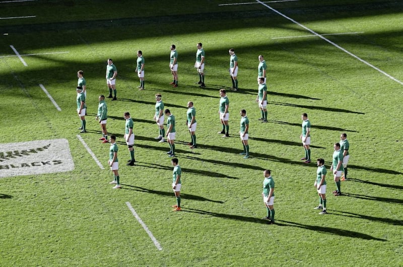 Ireland face the Haka in Chicago in a shape of eight in memory of Munster's Anthony Foley